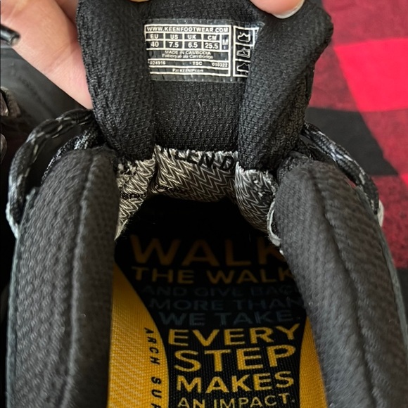 Keen Black and Gray Athletic Shoes with Mesh Fabric and Rubber Sole - Picture 6 of 6